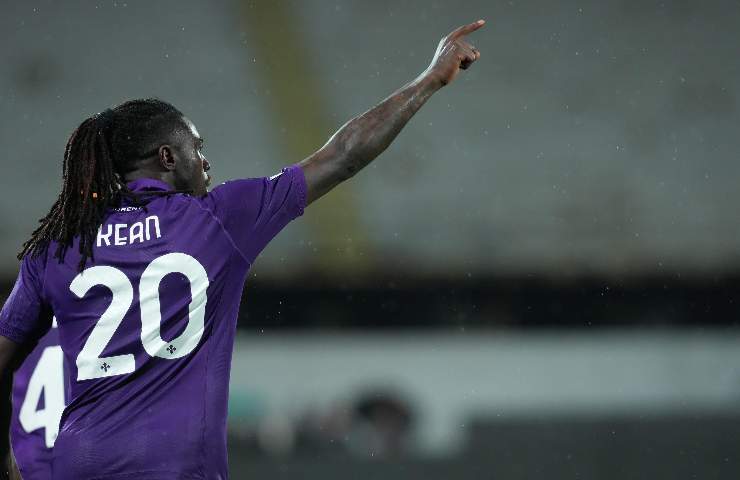 Moise Kean esulta di spalle