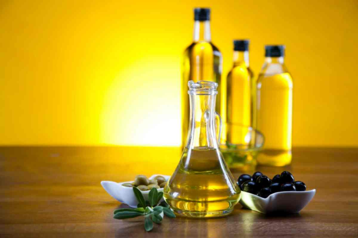 Olio extravergine in offerta a questo prezzo: la promozione suscita indignazione